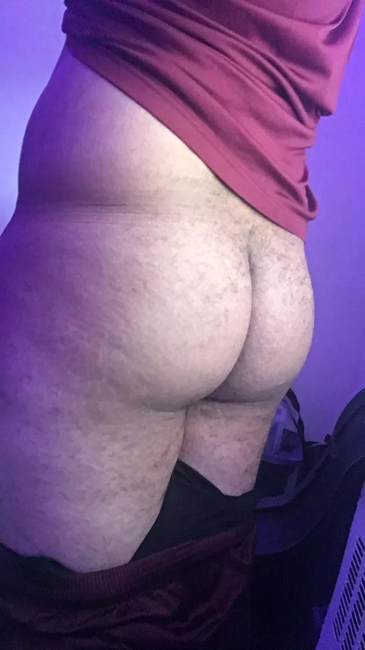 Ugh I am so lonely Wanna be friends??