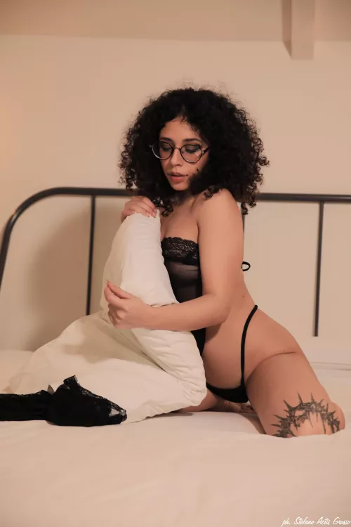 Wanna replace my pillow? 😏😈🔞[OC F19]