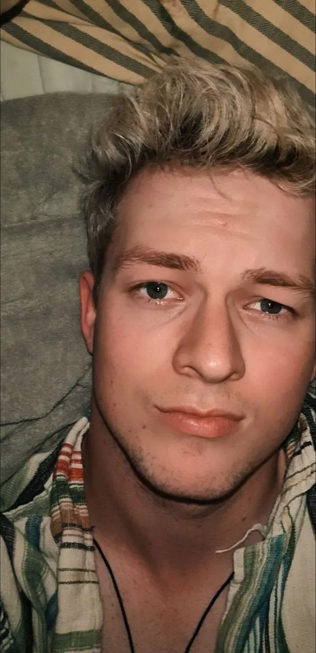 21 Bored and horny. Freaky asf. Snap: Jamespiper321