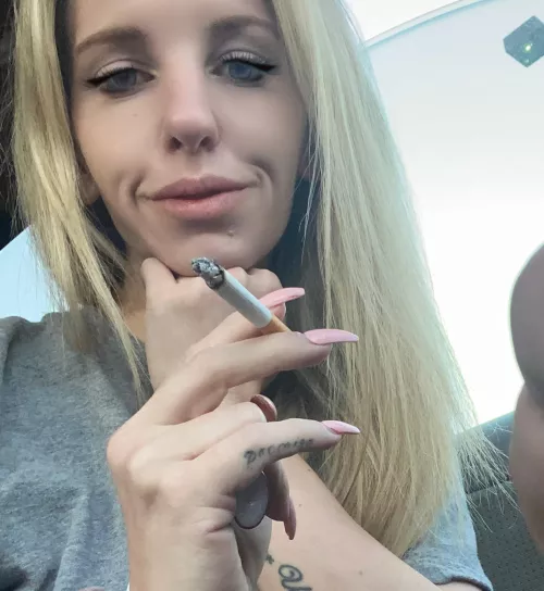 A smoking buddy always makes it better