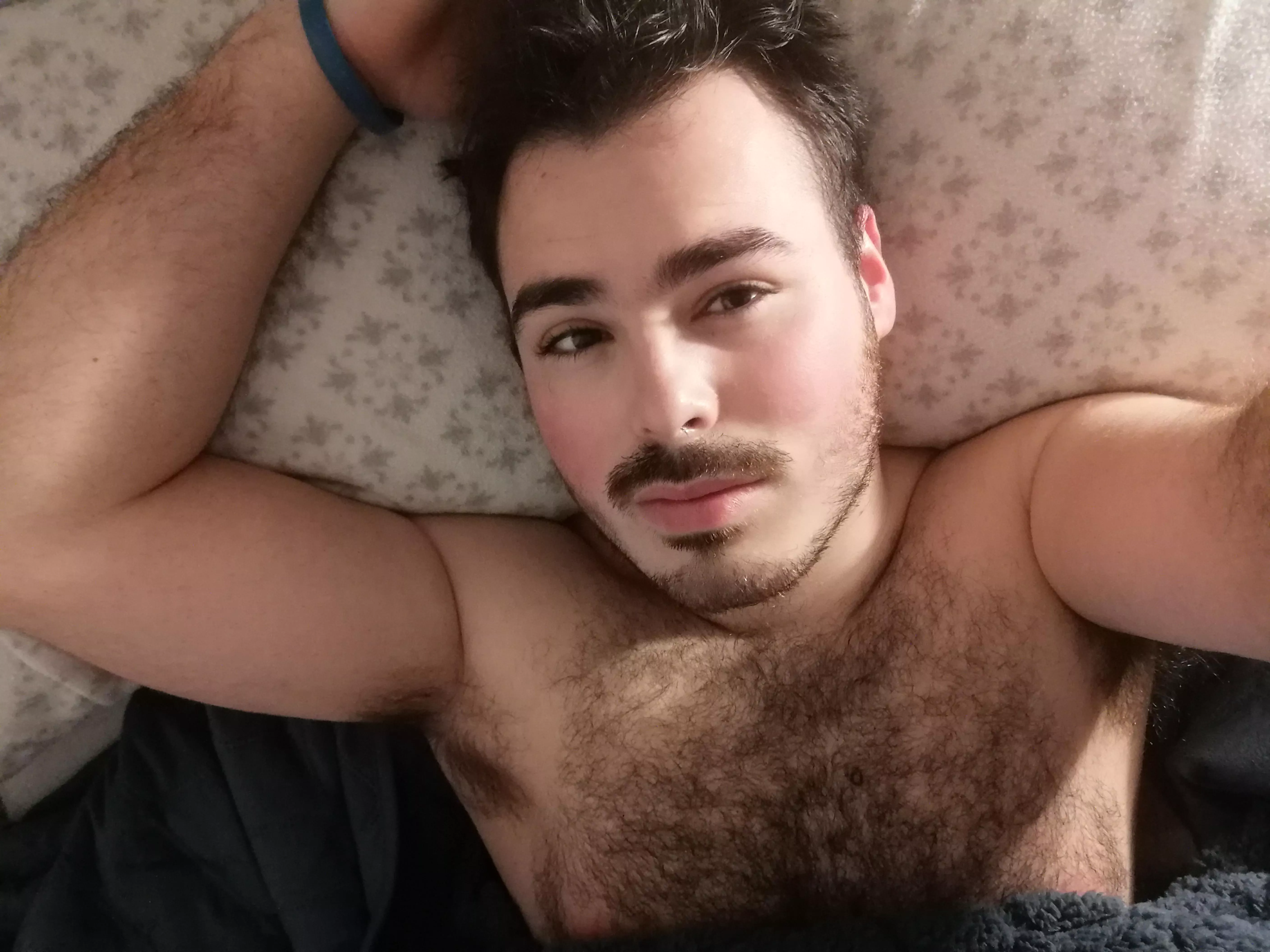 After Saturday night I nees a full day on bed, definitely I'm too old 😩