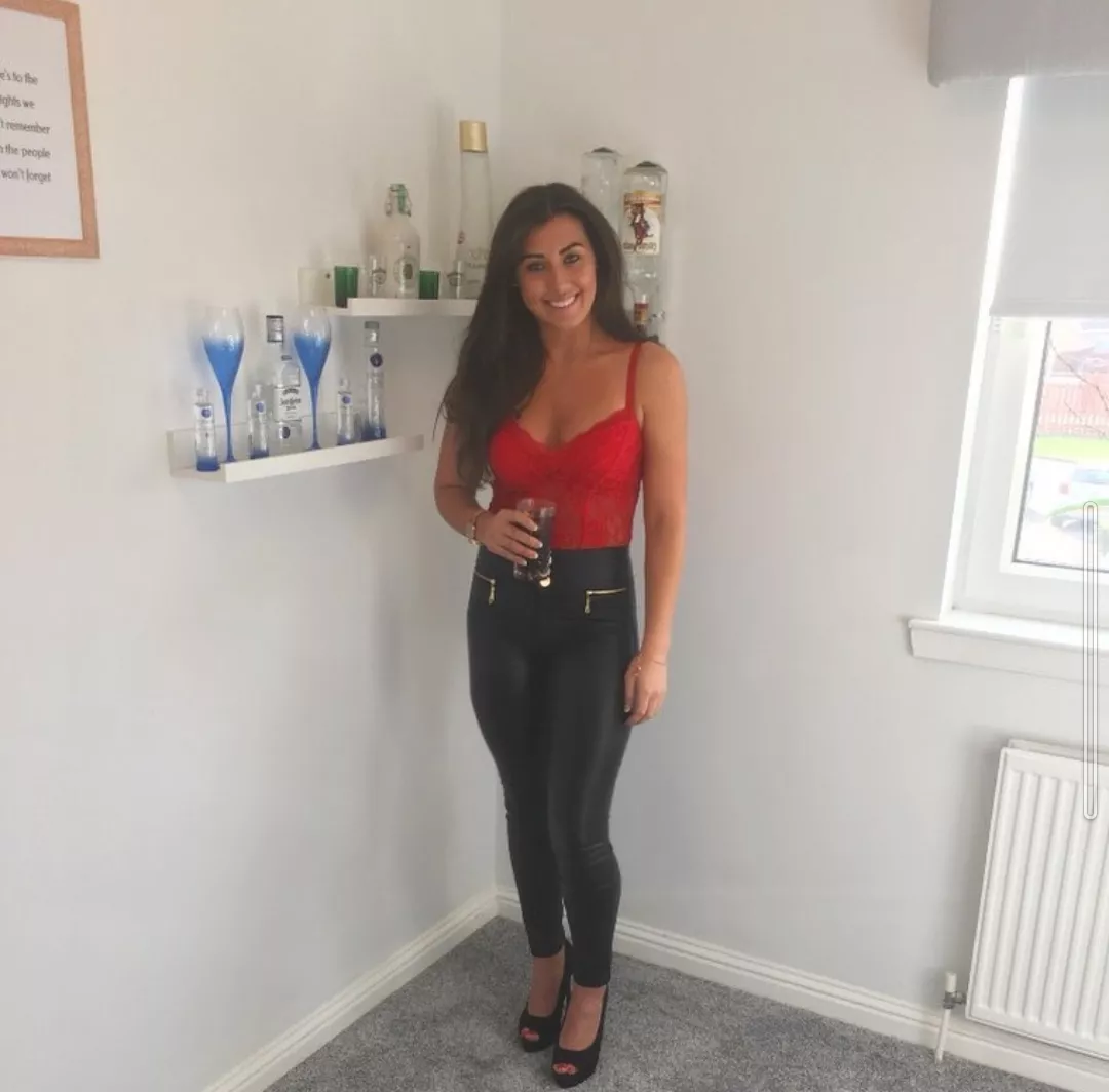 Claire. Smash or pass?