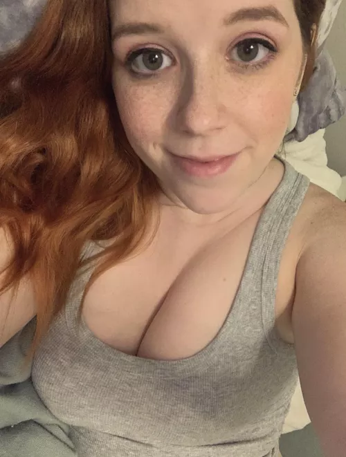 Cozy weekend vibes, anyone wanna snuggle? 🥰