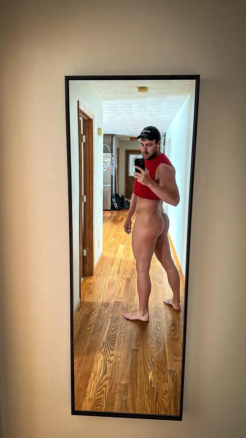 Crop tops and no pants is the best combo!