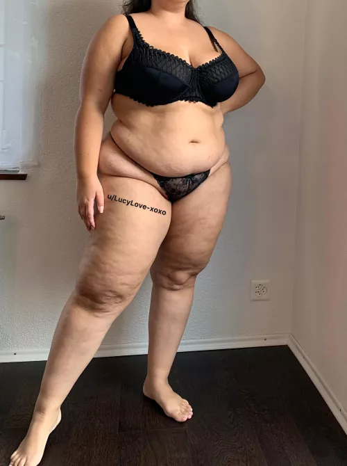 Feeling so sexy in black