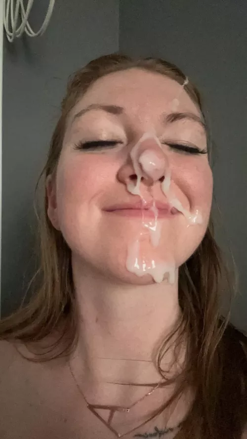 i love how i look so cute with his load all over my face ;)