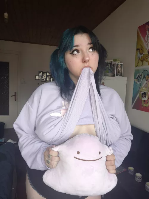 just a poke girl wandering :3