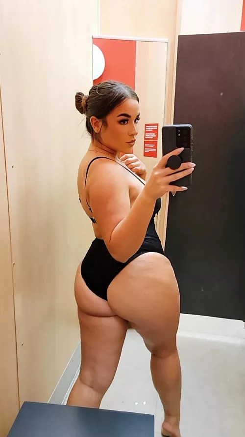 Let's get naughty in the dressing room