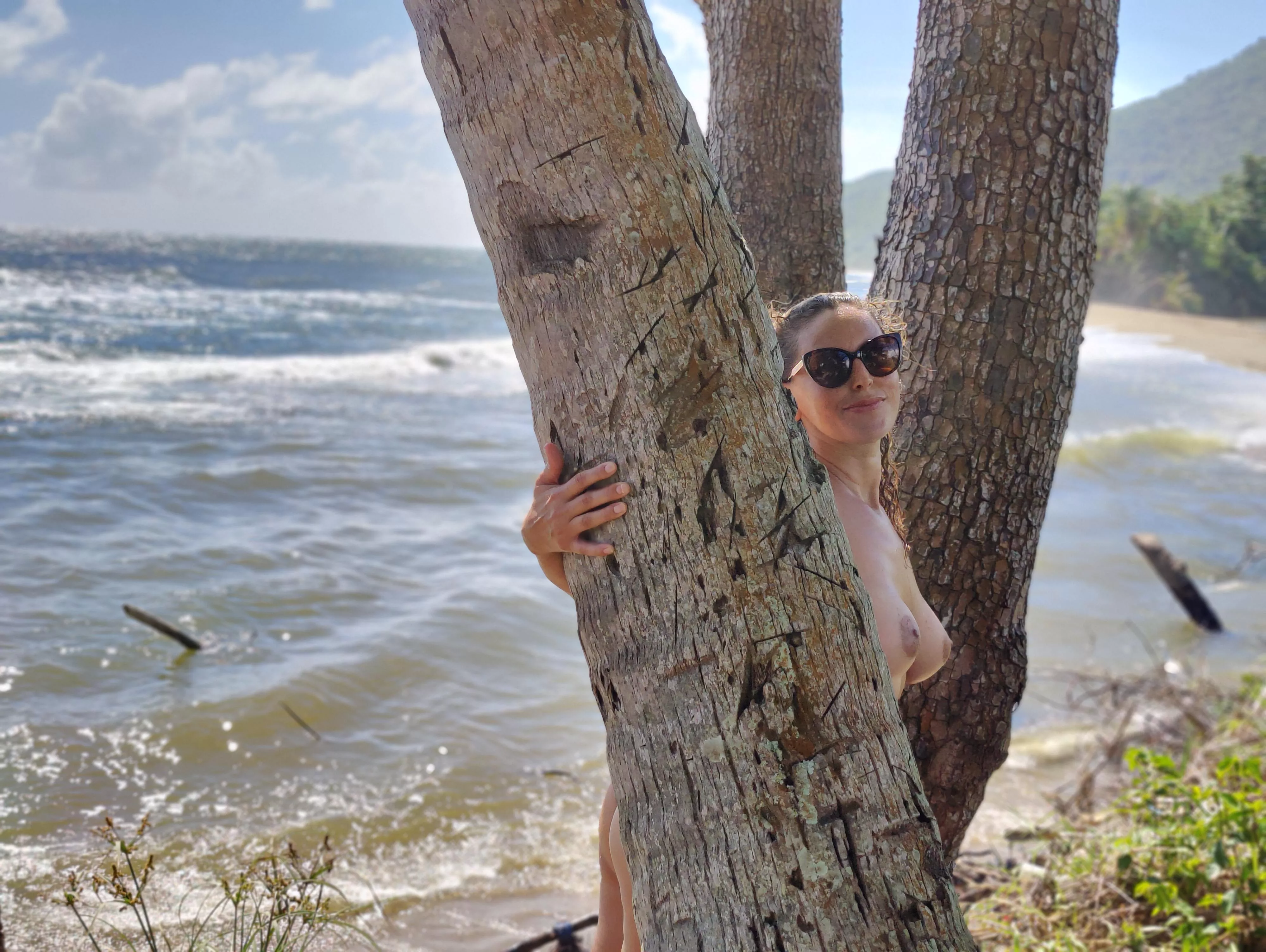 Peek a boo I see titties