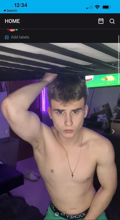 Pit hair, too little or just enough?