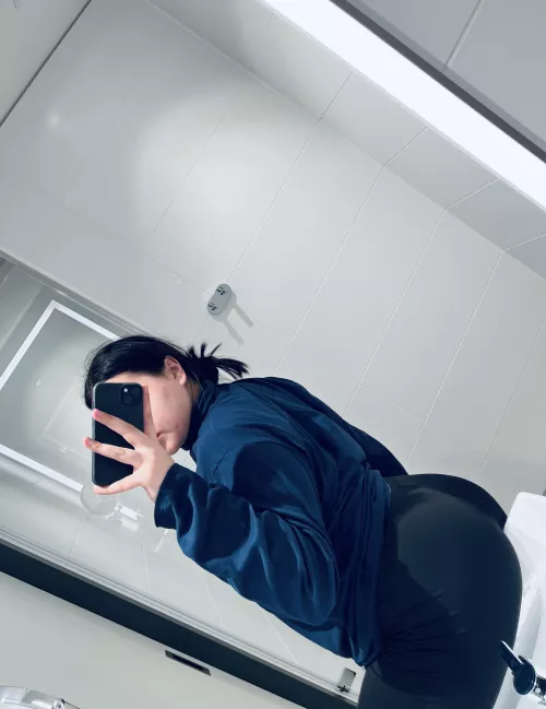 React if you want to see me undressed