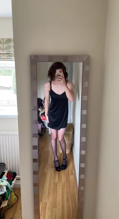 Stocking on shaved legs just make me feel some kinda way 🤤