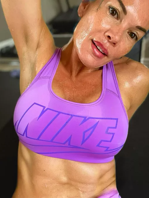 Sweaty milf armpit