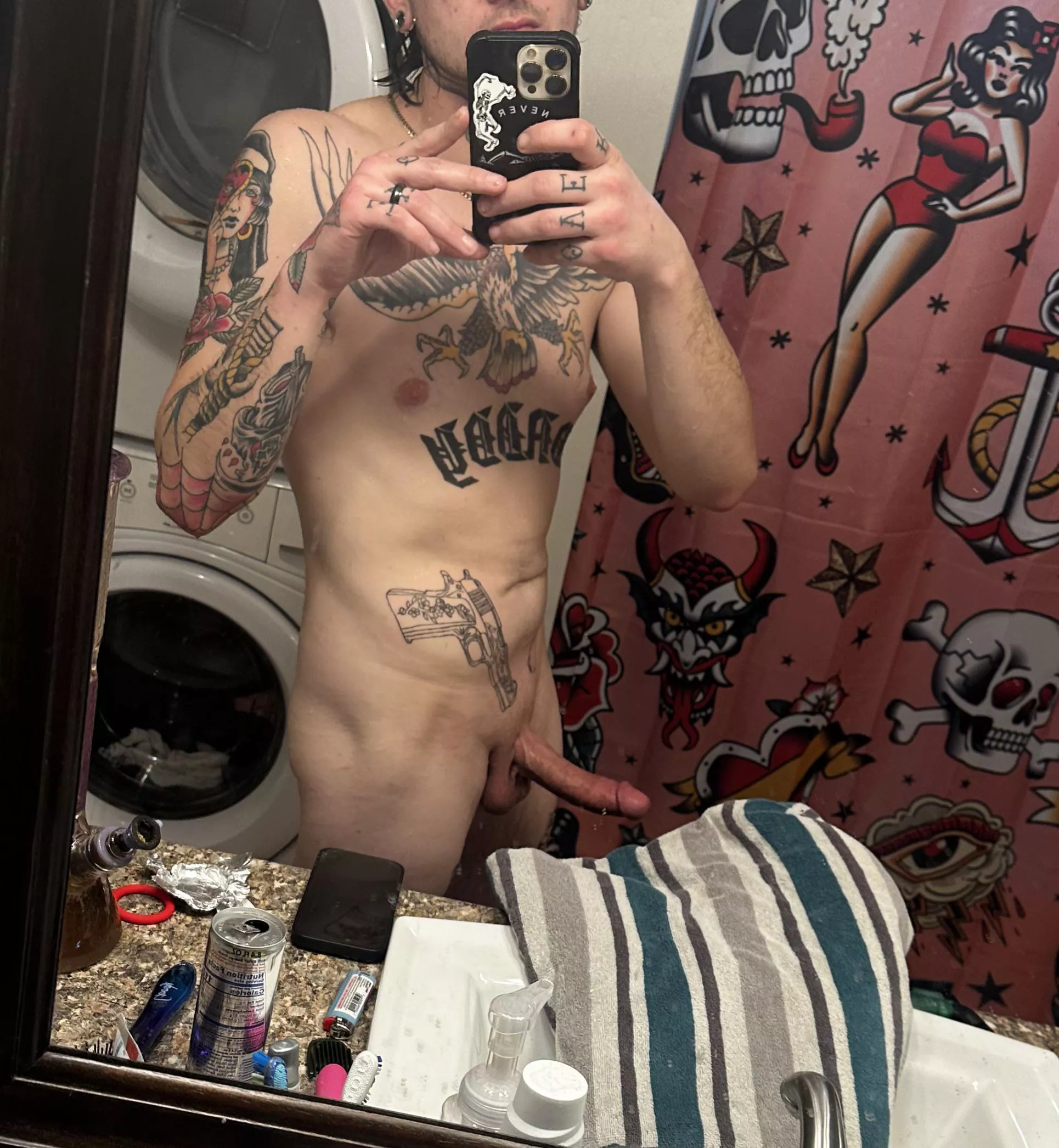 The tats are filling in now. 🥵