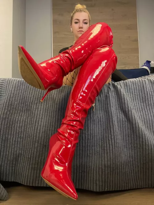 U deserve to be on your knees only