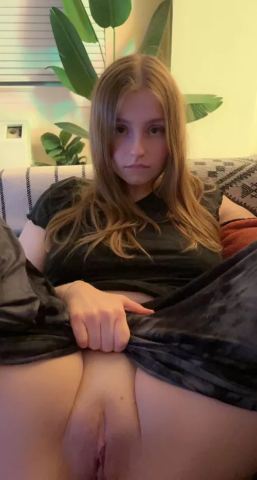 would u fuck me before my parents get home?