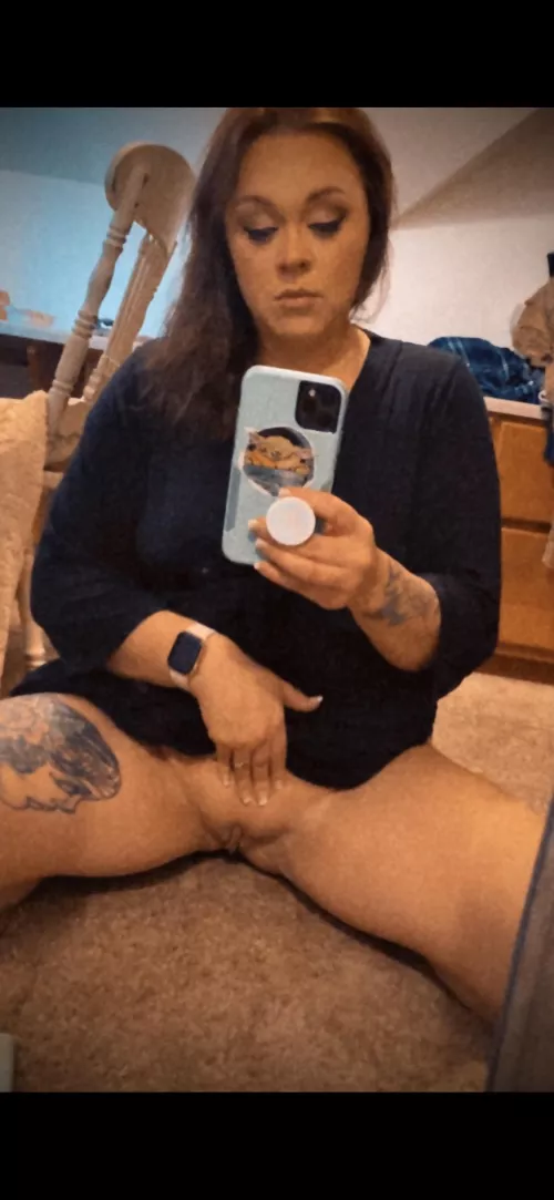 Would you like for me to spread my 🐱for you?