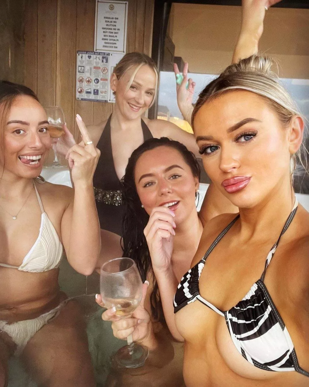 1,2,3 or 4? Easily 4😍