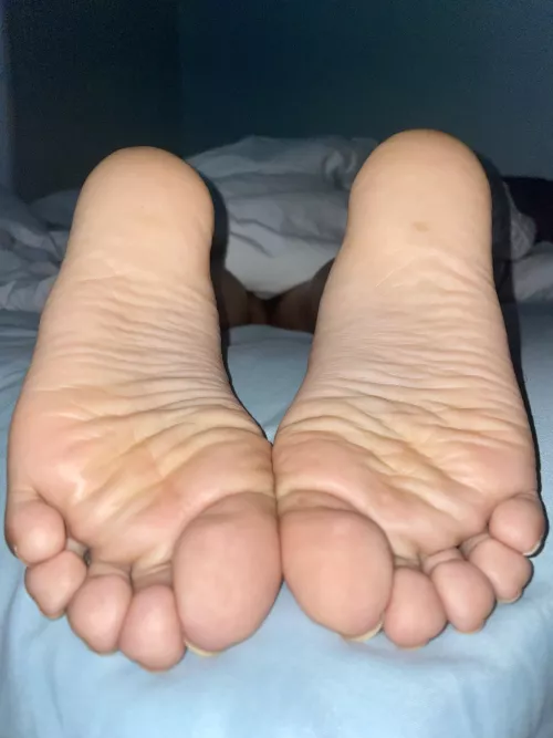21 y/o Mexican girl soles