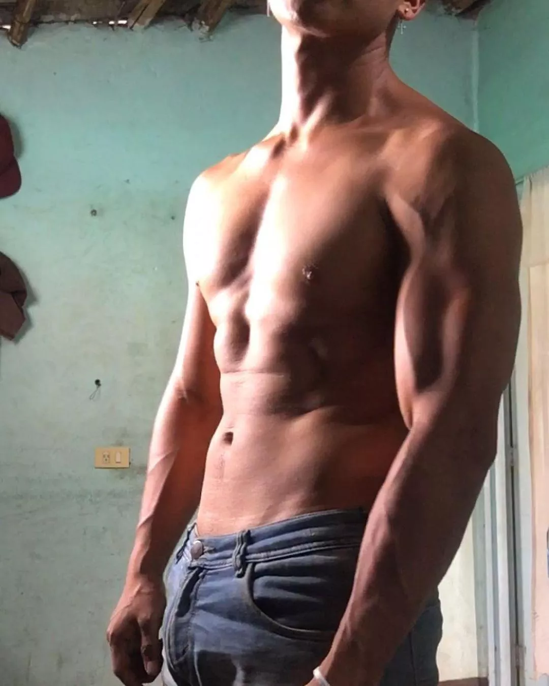 28/m/USA [m4m] Submit to your master. I’m a plumber and i know the proper way of drilling holes!