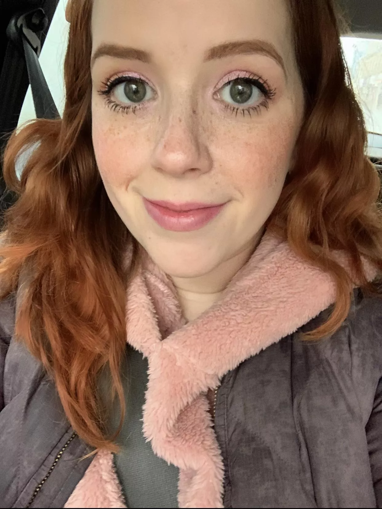 After a long day of travelling, all I want is to lie in bed and watch The Office! [F]