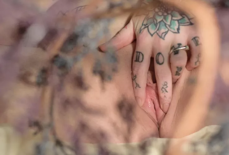 Amelia-Marie's pussy is unbelievably tight!