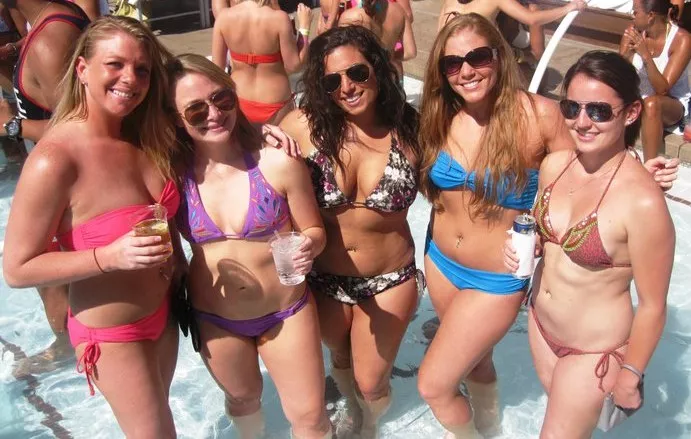 College cheerleaders