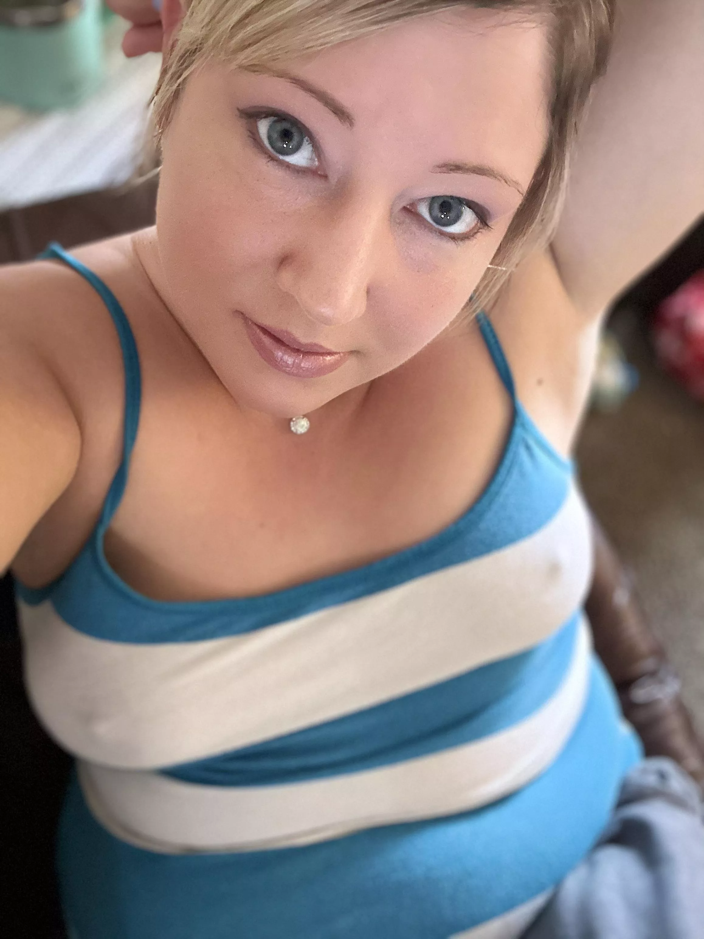 Cozy Sunday on the couch 🥰🥰