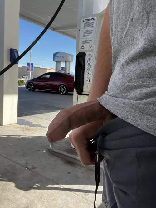 Gas station semi hard ;)