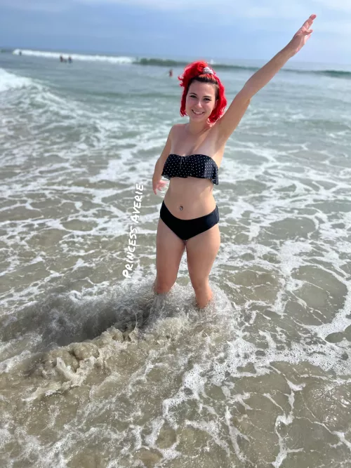 Get over here and lick my armpits