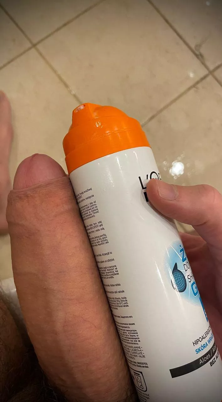 Hi guys! 21cm cock, 205cm height. Let’s chat! :)