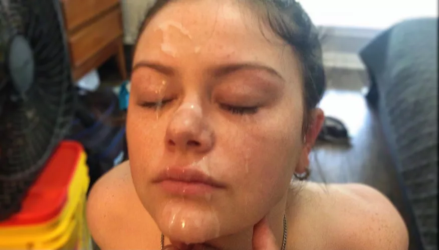 i love the feeling of warm cum on my face 💦❤️