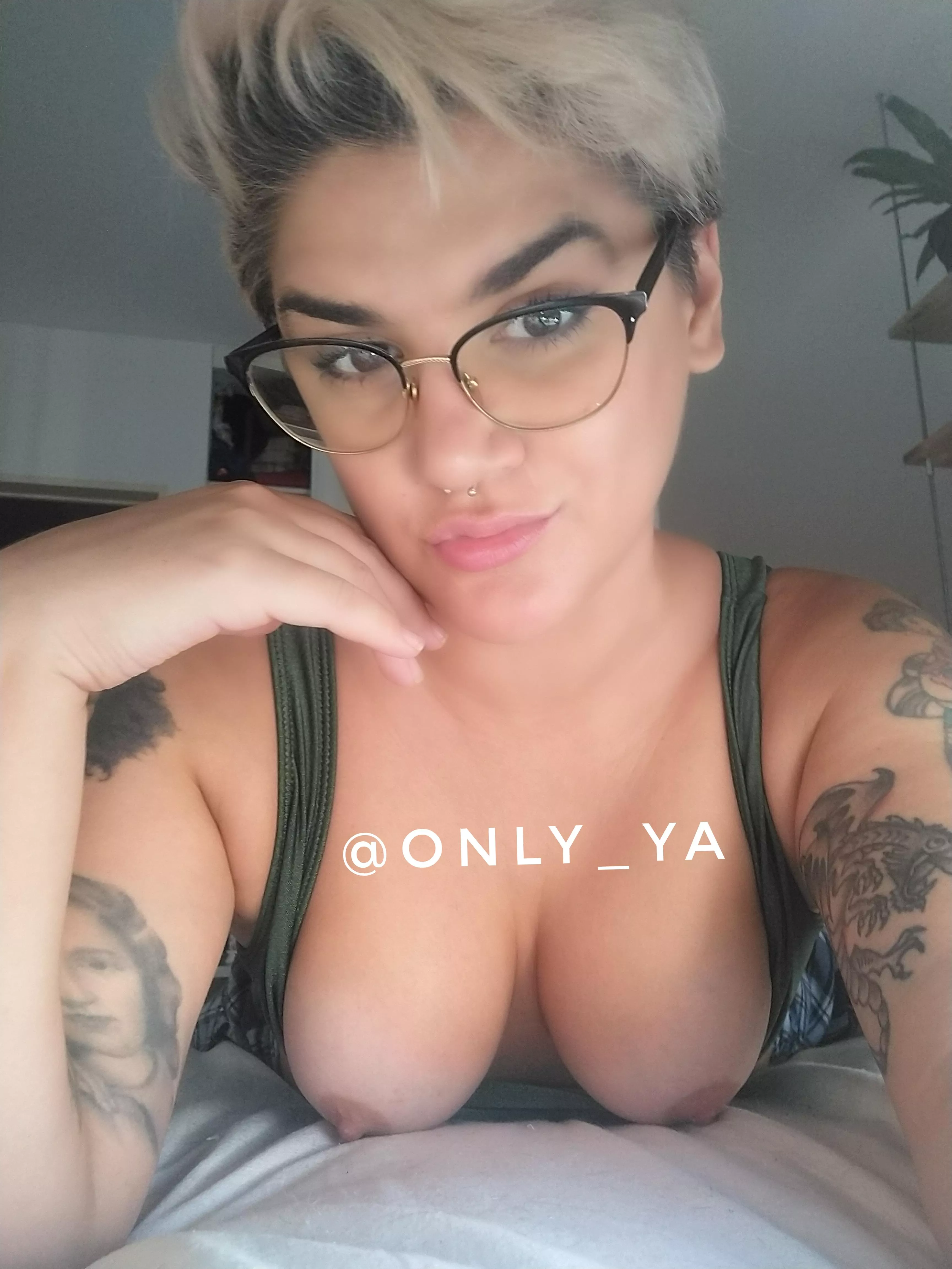 Im all ears... tell me naughty story