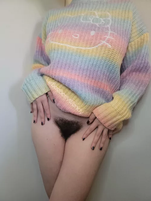 It looks so pretty with my rainbow sweater