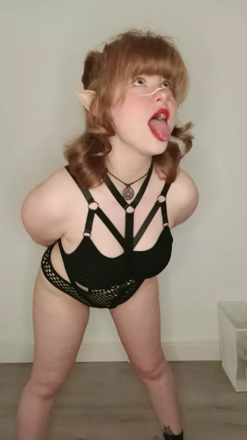 Lil mischeavous redhead elf