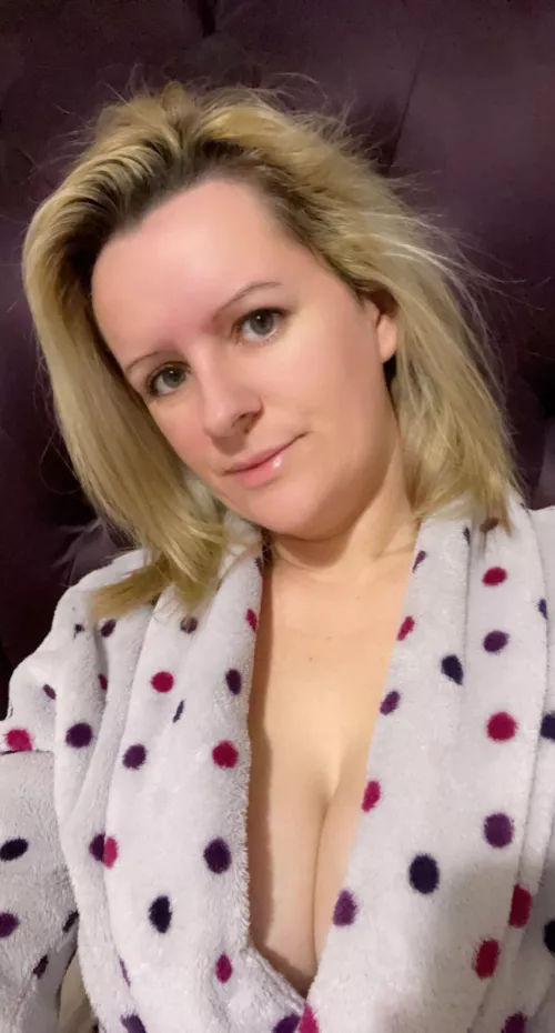 Morning titties (f28)