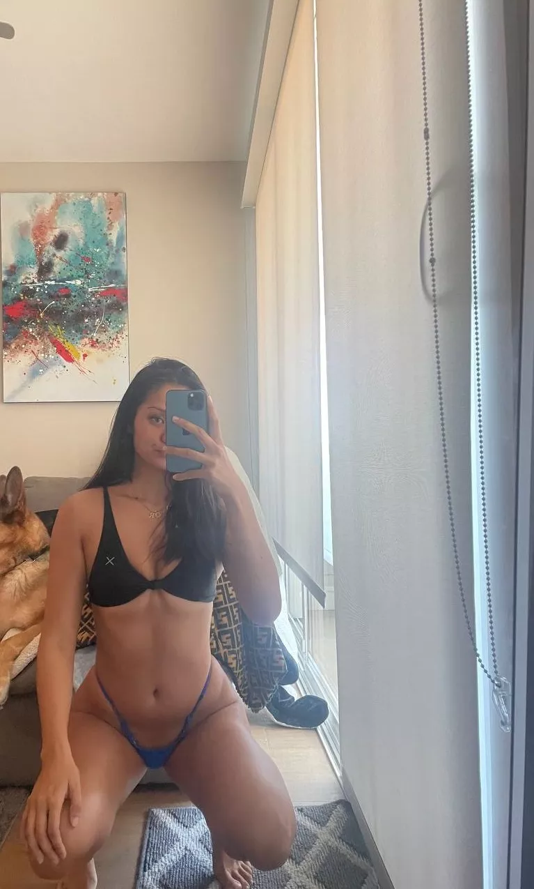 Sexy picture to start the day with, enjoy