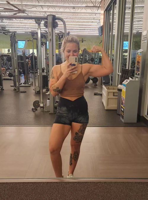 Soon enough I'll never have to go to the gym with the shitty lighting again woohoo