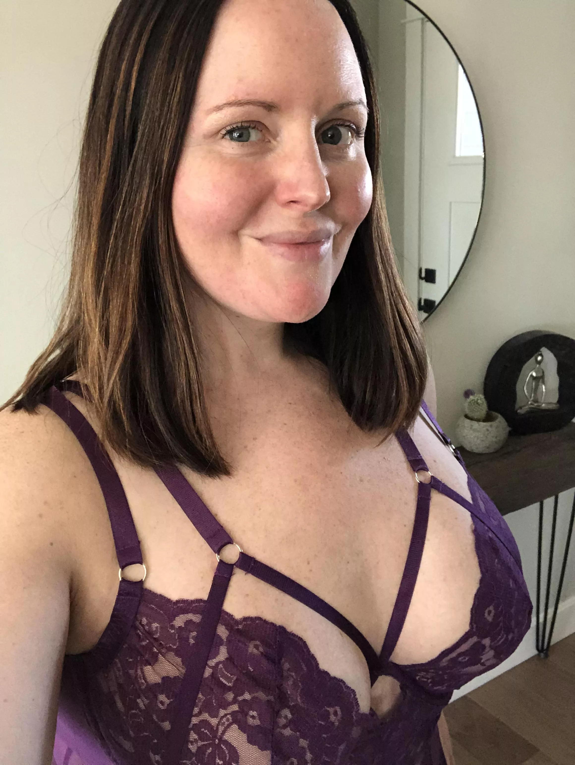 This milf needs some Sunday afternoon company! (38f)