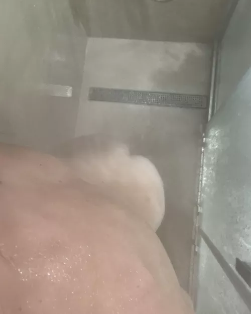 Twink ass in the shower