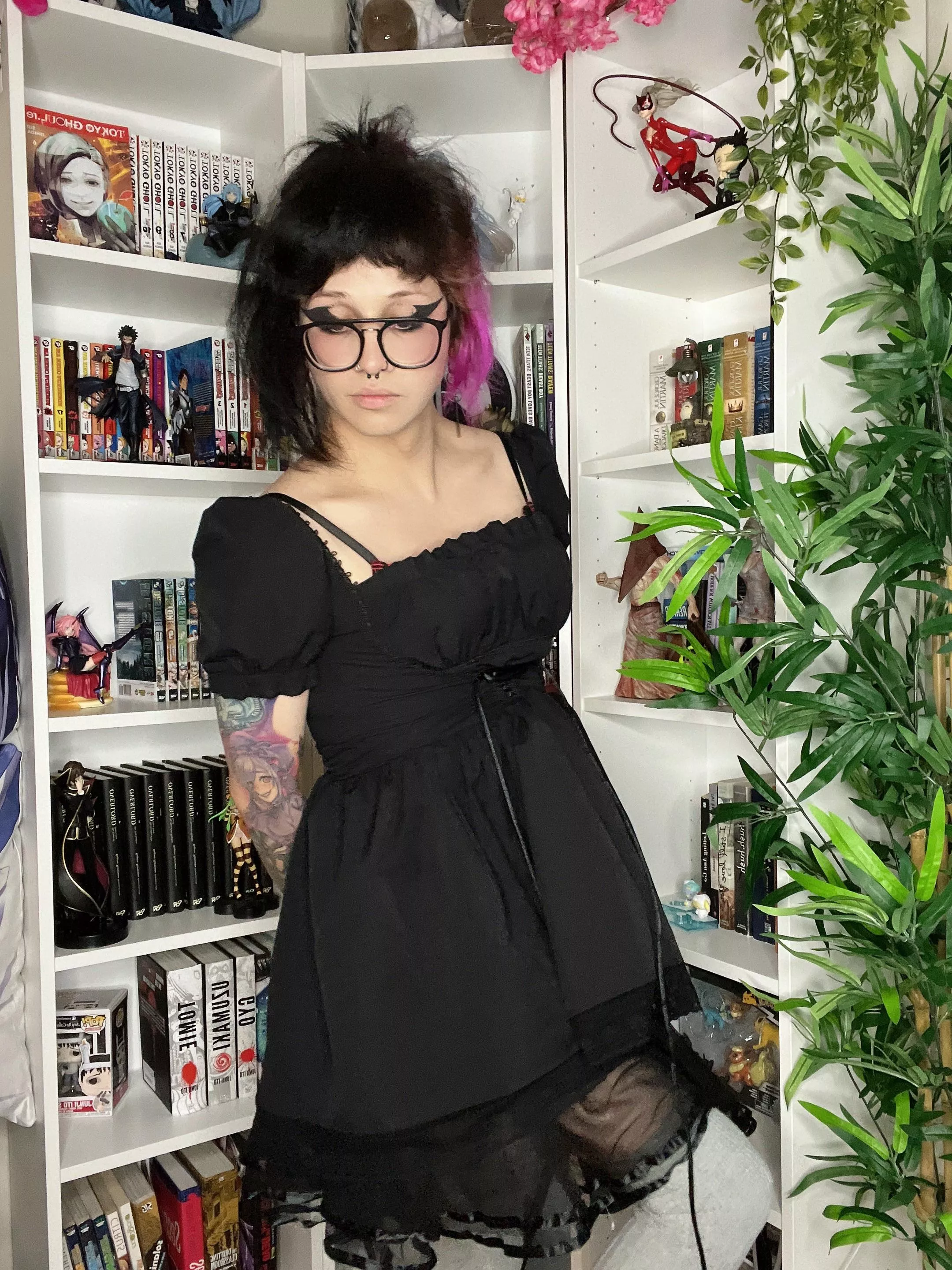 Ur little femboy likes putting dresses on 🫣