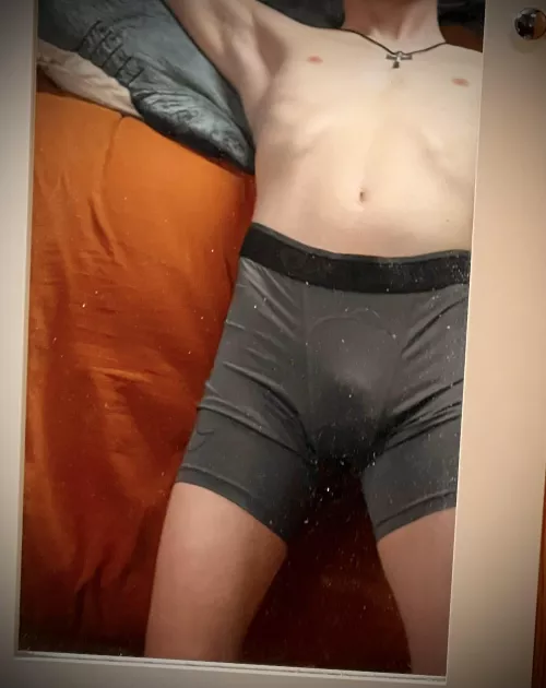 Wanna come kiss my tummy?