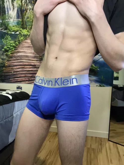 Wearing my favorite Calvins to celebrate my reddit bday 🥳