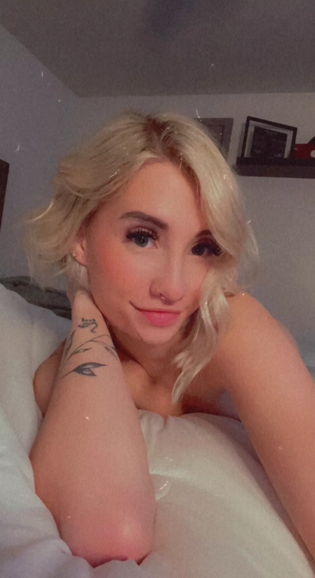 What do you think blonde girls like to do when they are alone? 😜😈