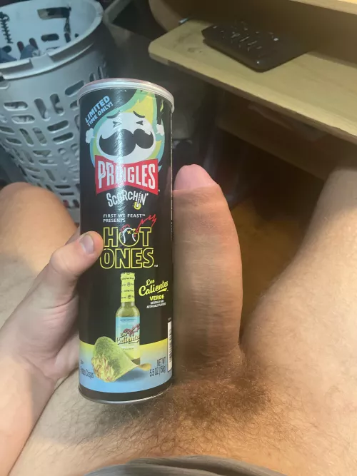 who wants some of my hot one😏