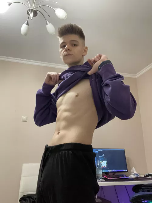 Why do you guys like twinks? Let me know you better 😏