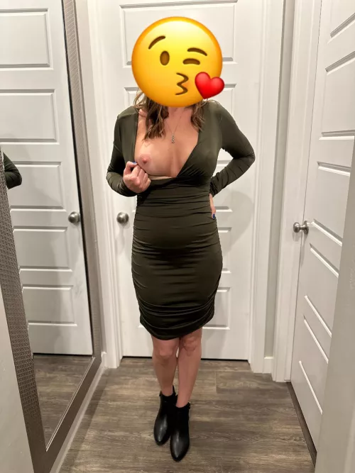 Would you come up to me at the bar? [F]or some MFM fun after?