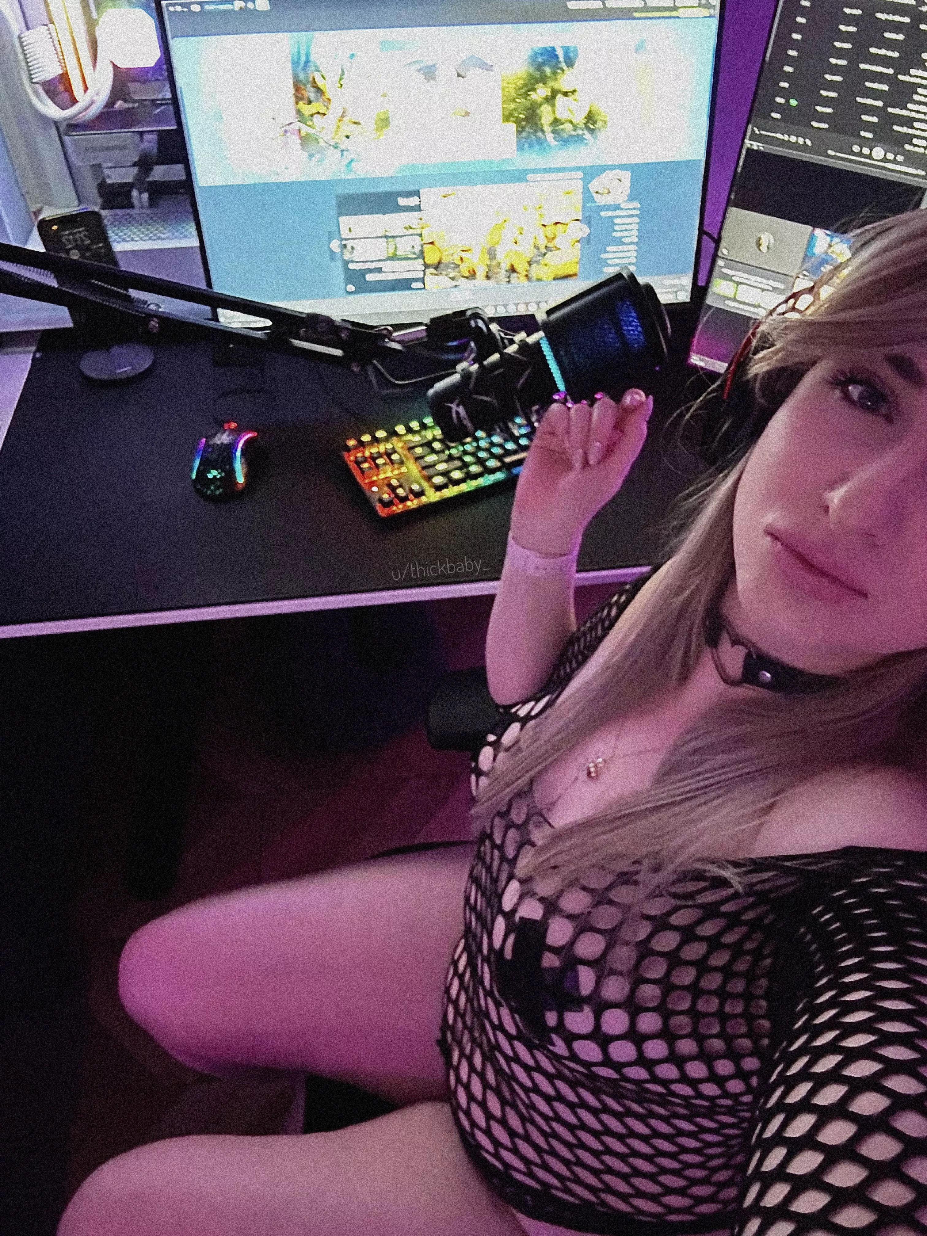 Would you support me from under the desk? 🥵