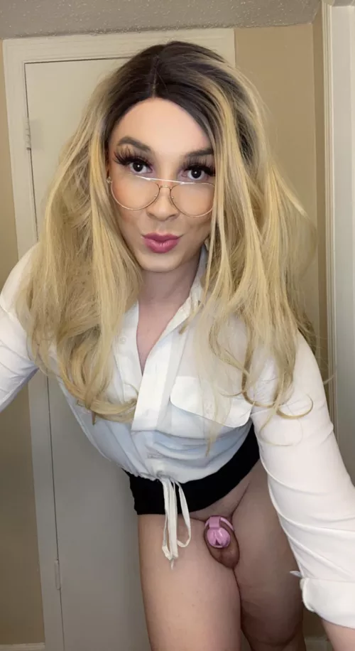 Your new chastized assistant 💕🔐