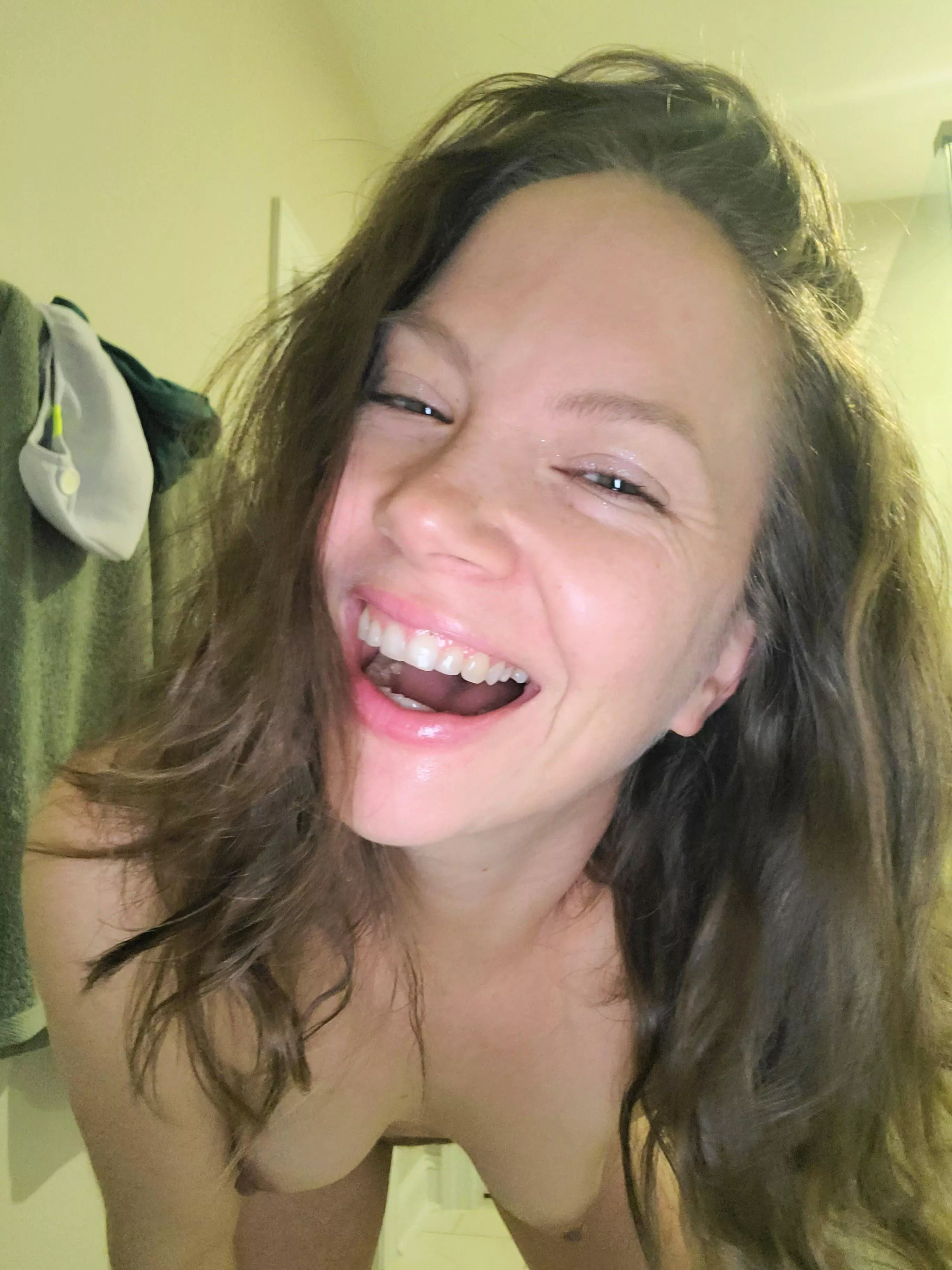 37F mom of two. I'm just here to make you smile. 😈